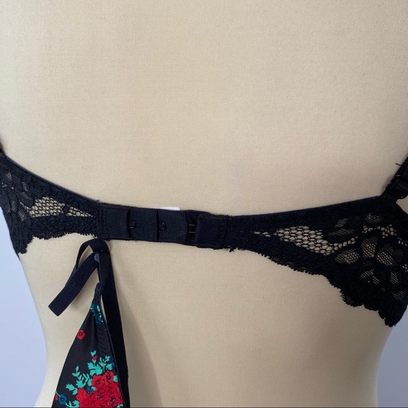 Jezebel Red and Black Floral Lingerie Set - Picture 4 of 14
